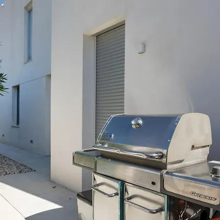 Holiday home Paloma With Private Pool, Located 350m To The Sea And Tram Station! *