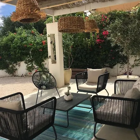 Paloma With Private Pool, Located 350m To The Sea And Tram Station! Dom wakacyjny Alicante