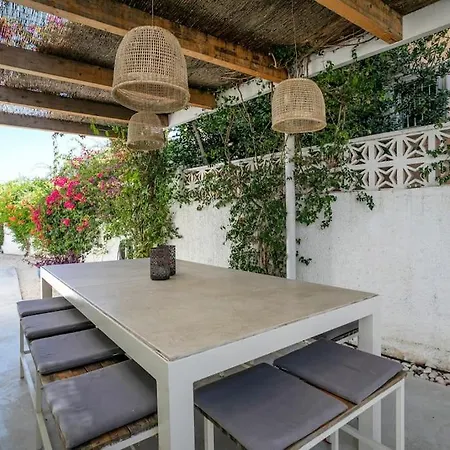 Dom wakacyjny Paloma With Private Pool, Located 350m To The Sea And Tram Station! Alicante