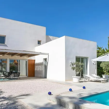 Paloma With Private Pool, Located 350m To The Sea And Tram Station! Holiday home Alicante
