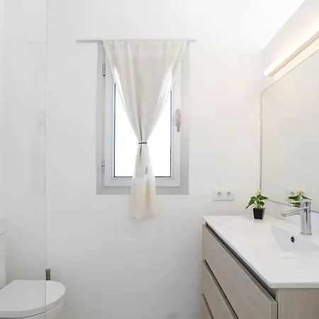 Paloma With Private Pool, Located 350m To The Sea And Tram Station! Alicante