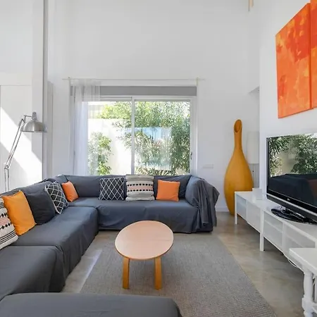 Holiday home Paloma With Private Pool, Located 350m To The Sea And Tram Station! *