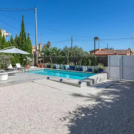 Paloma With Private Pool, Located 350m To The Sea And Tram Station! Holiday home
