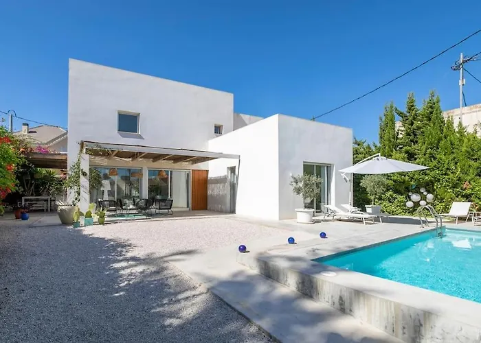 Prázdninový dům Paloma With Private Pool, Located 350m To The Sea And Tram Station! Alicante